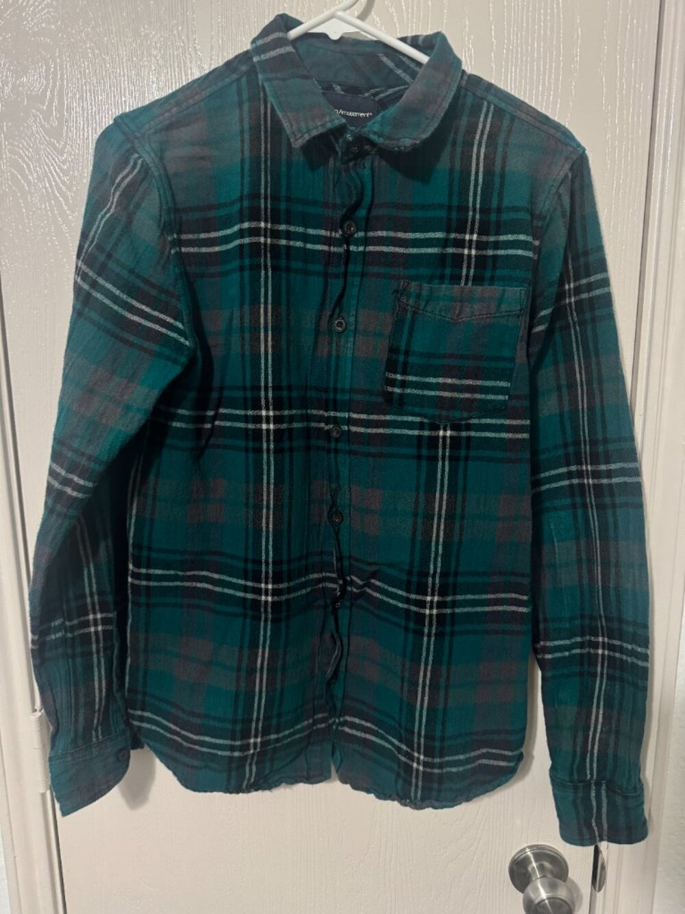 Modern Amusement Green Tartan Plaid Flannel Shirt - Size Medium